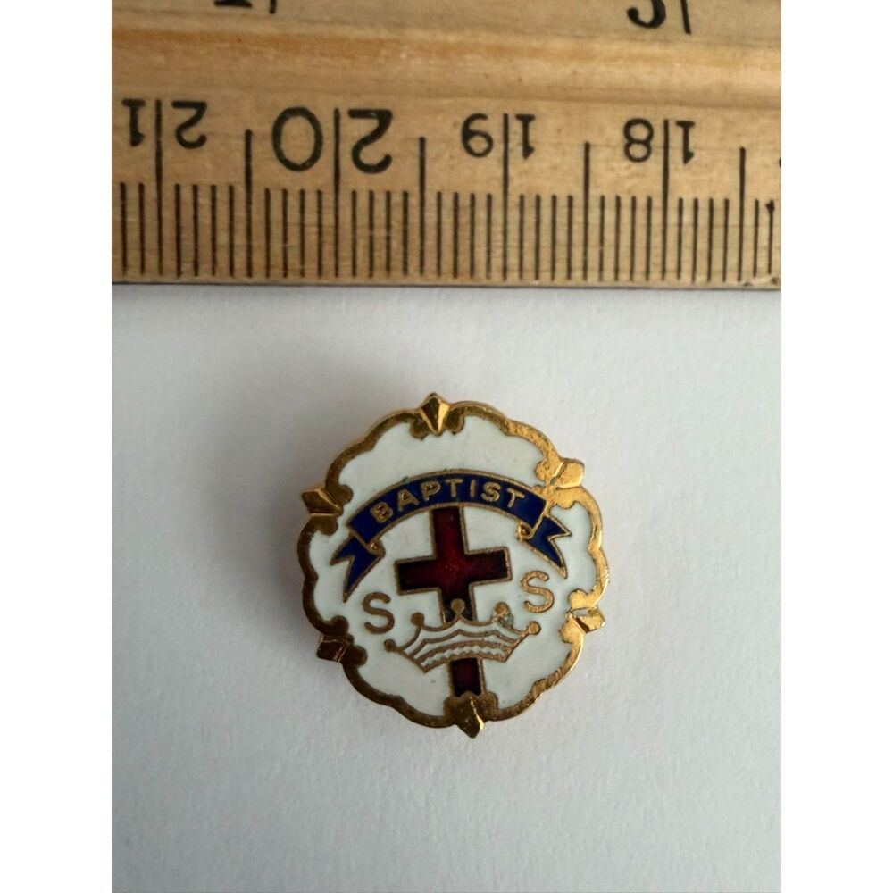 Broadman Surplus Gold enamel pin " Baptist S&S"